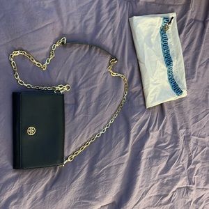 tory burch robinson chain wallet